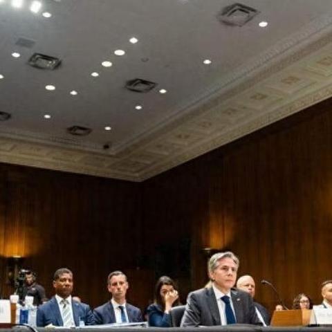 生存冒险类游戏，虚拟世界中的极限挑战