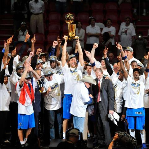 王朝球员精华尽在NBA 2K10，掌握制胜之道！