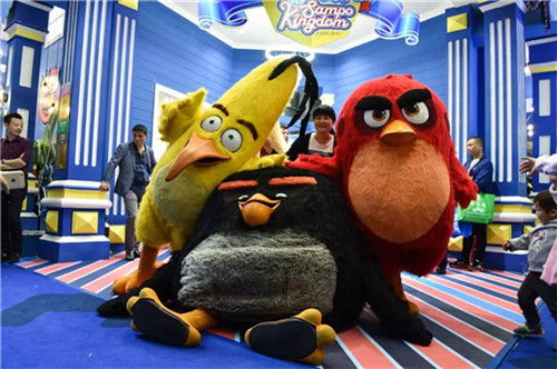 愤怒的小鸟官网：重温经典，畅玩爆款游戏！