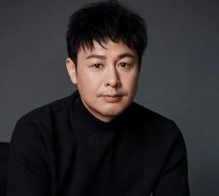 张颂文称中国99.5%演员收入不高，工作压榨引关注