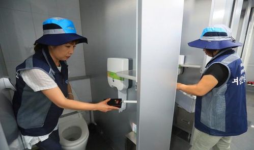 厦大女生厕所,是想欣赏花海还是防范偷拍？