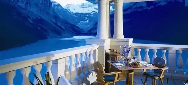 想去轻风山玩？城堡露台的蓝水晶有什么秘密？