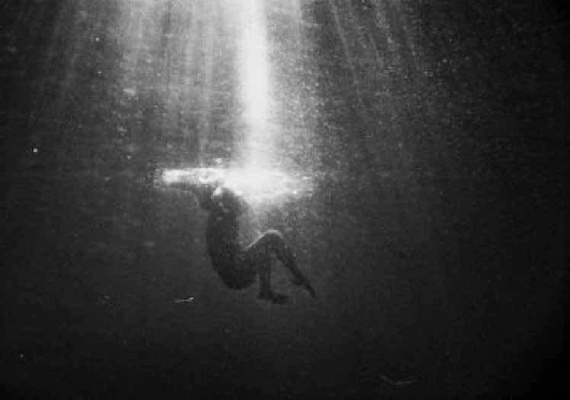 人生无常，命运无涯，如何面对无底深渊？