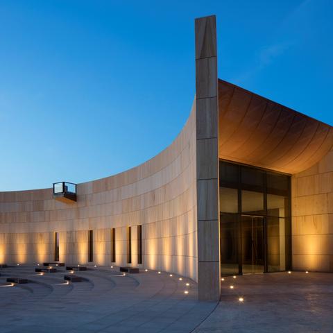 《堡垒之夜》史前印记攻略：恐龙头使用技巧大揭秘