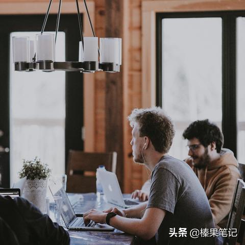 《质量效应2》揭秘：外星种族探秘与独特场景深度解析