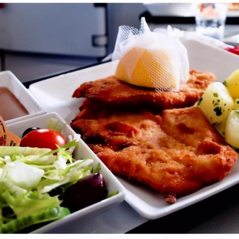 探秘摩尔庄园，奇异炸冰虾的梦幻烹饪之旅