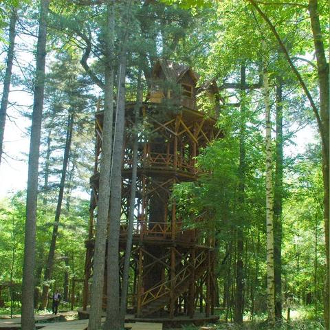 五一狂欢来袭！白色人偶逆A高达觉醒，钢铁之诗狂欢盛典等你参与！