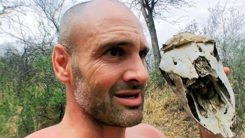 末日生存挑战开启！《七日世界》公测，德爷带你荒野称王，体验全新生存法则！