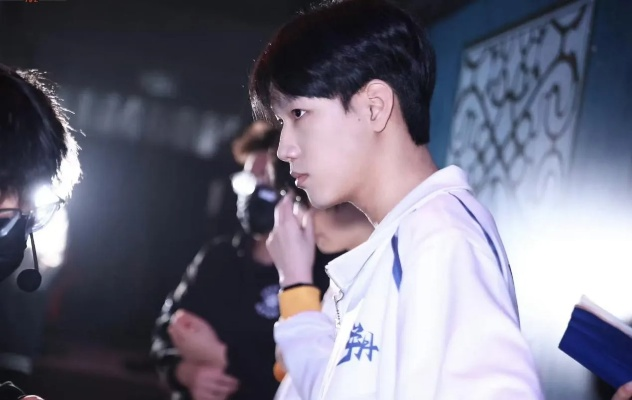 TE_YangY逐梦之旅：星光指引，繁星闪耀的《第五人格》选手传奇