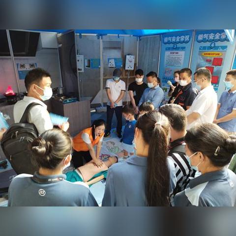 《空洞骑士丝之歌》实机演示揭秘：沉浸式冒险新体验