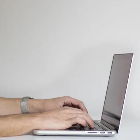 CS2更新重创皮肤市场，市值缩水近20亿，揭秘交易新规则