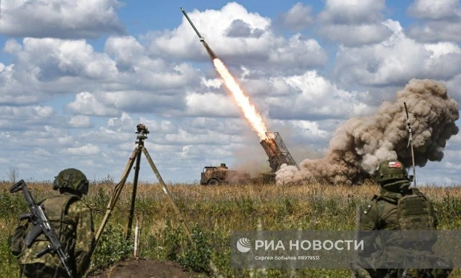 俄军远火卡组攻略：揭秘高效构筑与全新策略技巧