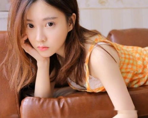 田中瞳直播间背后的真相:从普通主播到话题人物 田中瞳直播间背后的真相:从普通主播到话题人物