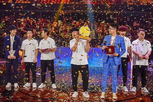 两冠荣耀!单赛季夺冠巅峰体验揭秘 两冠荣耀!单赛季夺冠巅峰体验揭秘