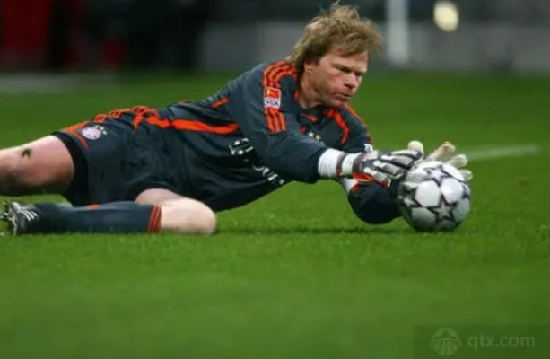 卡恩安全跳压制技巧解析：群狼之城实战攻略揭秘