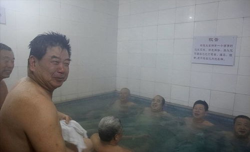 让脏老头洗澡,给爷爷洗澡怎么洗