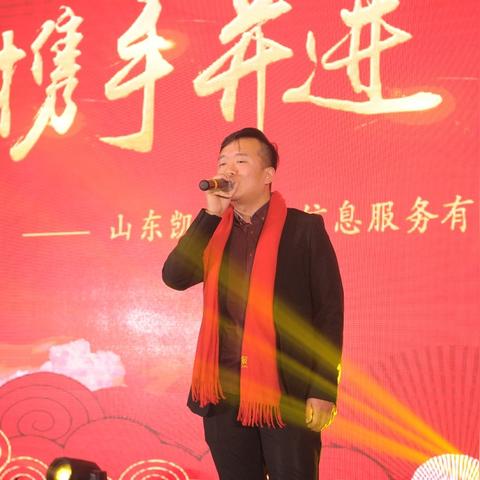 传奇手游打金服推荐，开启财富与热血之旅