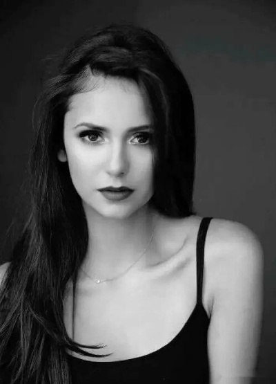 妮娜杜波夫联动游戏角色为什么能火出圈？从建模到技能的3个玩家共情密码