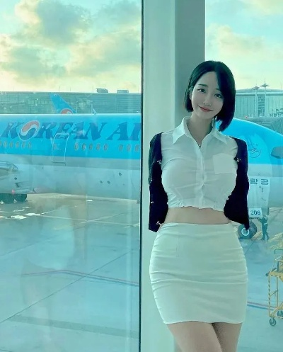 短发神秘网红安아랑:揭秘韩国小个子美女魅力新风尚 短发神秘网红安아랑:揭秘韩国小个子美女魅力新风尚