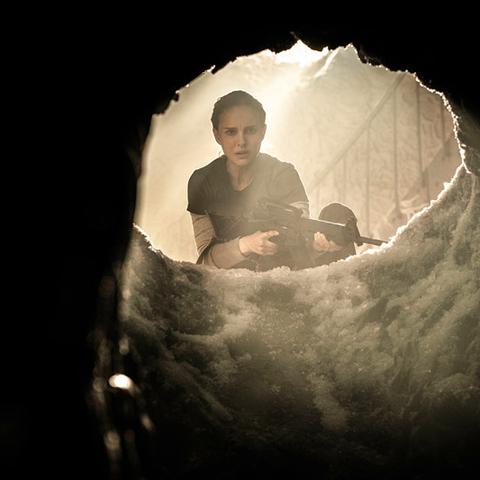 虚幻5《湮灭之潮》新主角BOSS战：燃情美女领袖对决震撼来袭