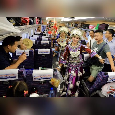 高铁票变行李架内幕曝光：01F座位真相大揭秘！