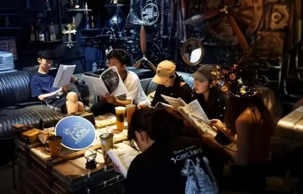 剧本杀是什么？300场老玩家拆解2025年还能让你沉浸的游戏本质