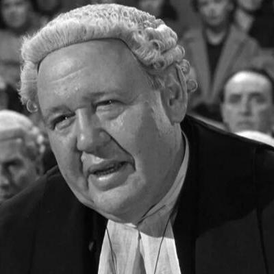 悬疑巅峰巨制《控方证人》内地上映，揭秘人性审判新高度！