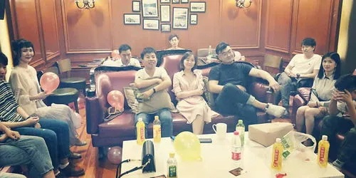 聚会游戏总冷场？4类「情绪共鸣型」玩法，让朋友下次主动约你