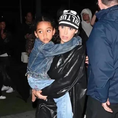 侃爷老婆比安卡居然进了游戏？那些藏在皮肤里的时尚密码你get了吗？