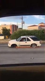 蒙眼狂飙惊魂！小鹏G7风挡遮蔽，老外副驾目睹惊险瞬间