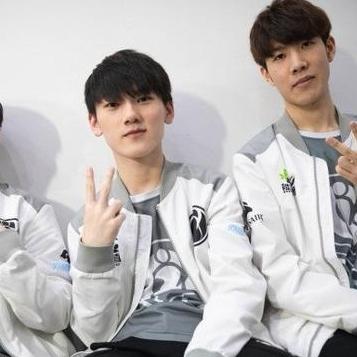 国产冠军上单荣耀买单，网友热议新价值诞生