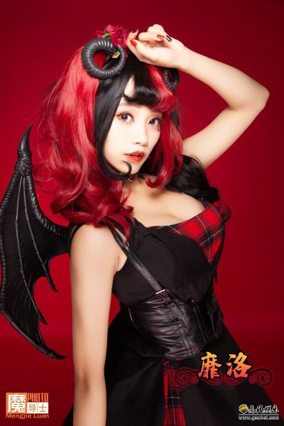 《超英》恶魔妹新图惊艳亮相,红皮大姐姐诱惑力MAX! 《超英》恶魔妹新图惊艳亮相,红皮大姐姐诱惑力MAX!