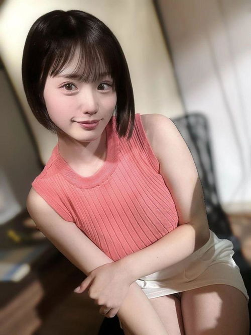 尹雪花新美照曝光：一弯小腰展现绝美风采！