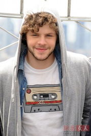 罗伯特·帕丁森为什么玩艾尔登法环不用强力武器？他的游戏逻辑，比蝙蝠侠更懂玩家