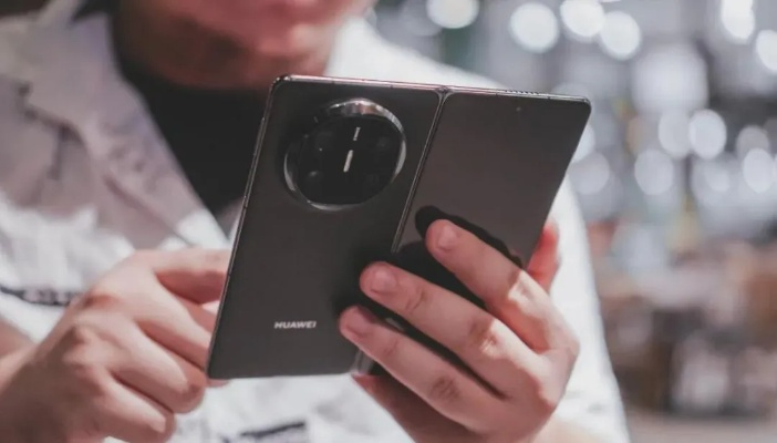 华为Mate X7折叠新巅峰:玄武架构,影像直板新标杆 华为Mate X7折叠新巅峰:玄武架构,影像直板新标杆