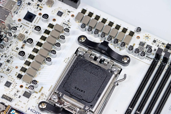 AM5巅峰ITX主板解析:微星X870I EDGE TI EVO WIFI刀锋钛力全开 AM5巅峰ITX主板解析:微星X870I EDGE TI EVO WIFI刀锋钛力全开