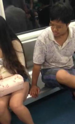 女生隐私揭秘：无肉腿囧图曝光，家人视角下的真实态度