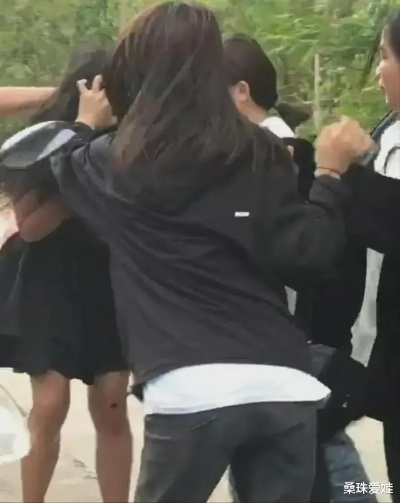 女艺人背镜头争议背后：揭秘霸凌与耍大牌真相，价值反思新视角