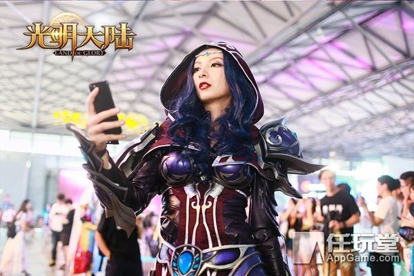 金耀光揭秘：美艳大波浪正义化身引玩家热议