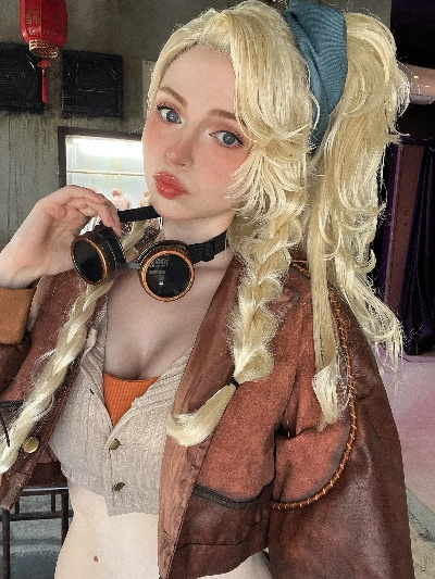 《怪物猎人：荒野》杰玛cos惊艳，全新视角体验狩猎传奇！