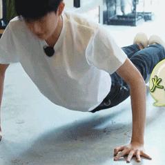 王自如iPhone17直播评测：数码达人巅峰之作，揭秘科技新高度！