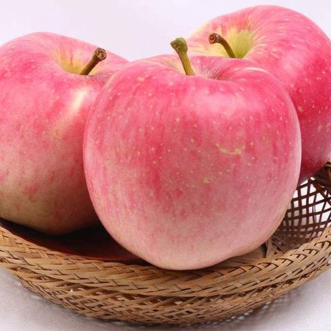 360度全景解析:梨体模圣诞装尽显完美曲线魅力 360度全景解析:梨体模圣诞装尽显完美曲线魅力