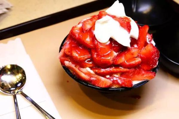 冰月花雪樱桃圣代:揭秘超凡魅力新篇章 冰月花雪樱桃圣代:揭秘超凡魅力新篇章