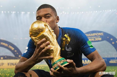 姆巴佩将与法国总统共进晚餐?游戏玩家该看懂这背后的「跨界隐藏任务」 姆巴佩将与法国总统共进晚餐?游戏玩家该看懂这背后的「跨界隐藏任务」