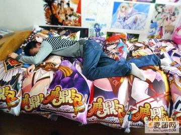 真人美女惊现游戏，揭秘背后神秘价值揭秘