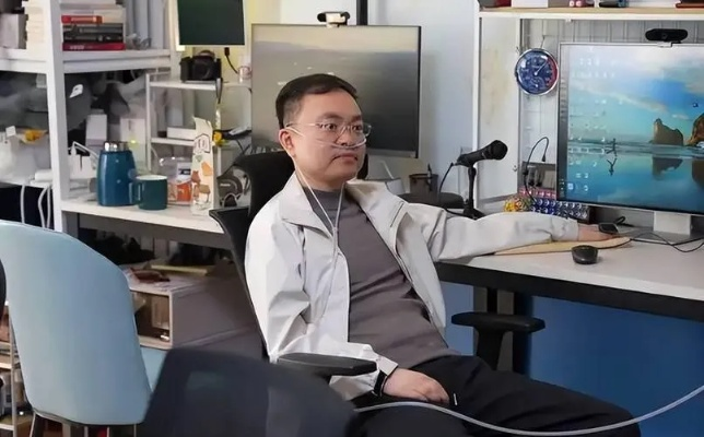 脑机接口新尝试，蔡磊身体状况积极应对