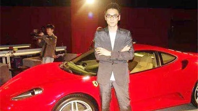 笑纳法拉利，钟汉良巧妙回应经典名车新风尚