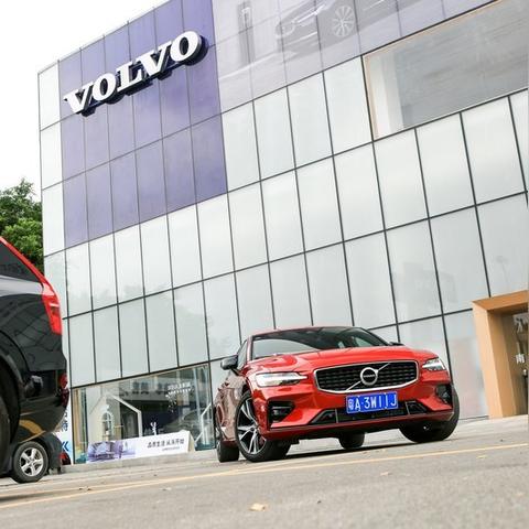 无限试驾2中文补丁到底怎么选？老玩家实测8款补丁后的终极避坑指南