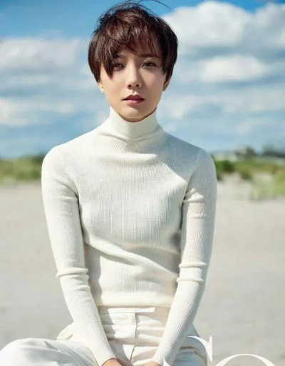 冯骥微博“断更”热议升级，王珞丹关注引猜疑：明星效应将至？