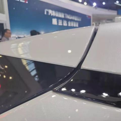 小米SU7车门没对齐?客服回应里的3个潜信息,车主越早知道越不吃亏 小米SU7车门没对齐?客服回应里的3个潜信息,车主越早知道越不吃亏